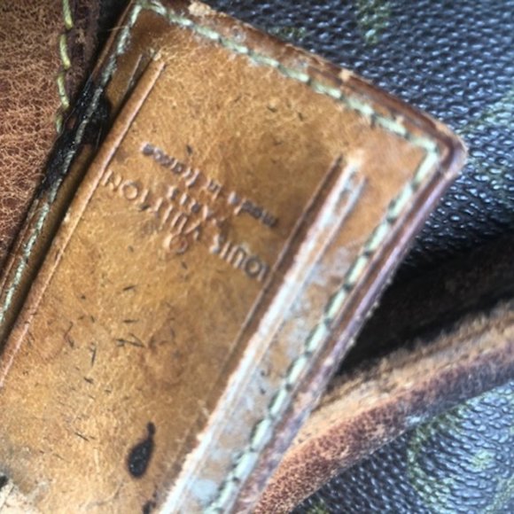 Small Vintage, Authentic Louis Vuitton Bag. - Picture 2 of 5